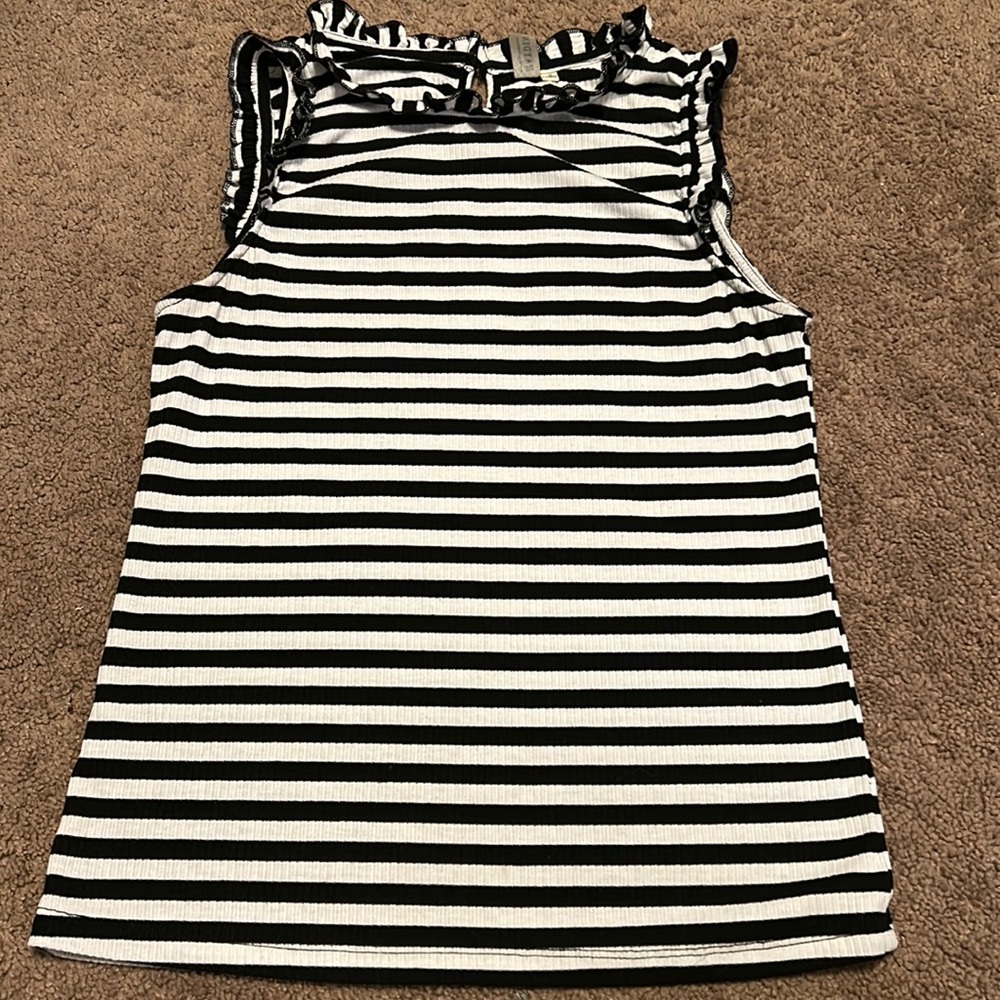 Sleeveless mock turtle neck